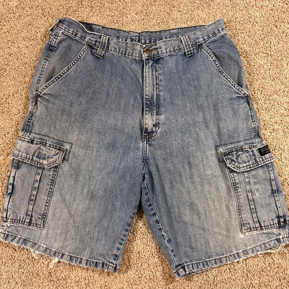 Wrangler Cargo Denim Shorts Mens 37 Light Wash Blue Good Distressed Frayed Hem